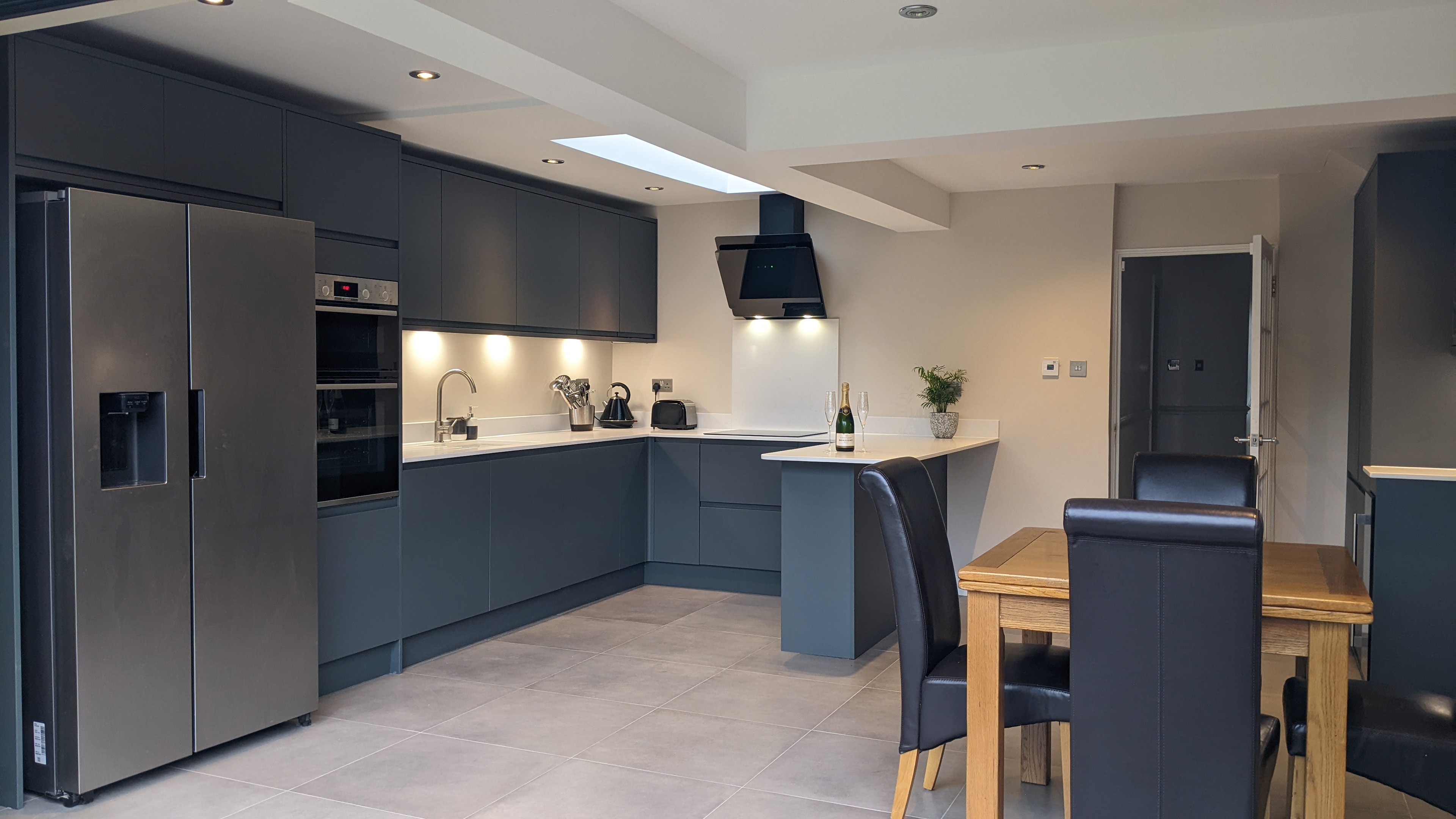 Contemporary London end-of-terrace house